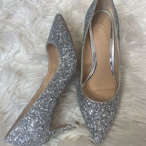Badgley Mischka Lyla Silver Glitter Pumps 6 1/2